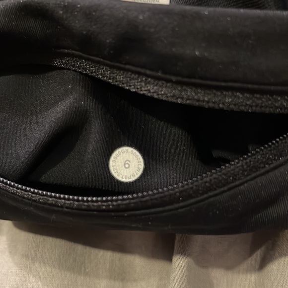 Lululemon shorts - Picture 3 of 5